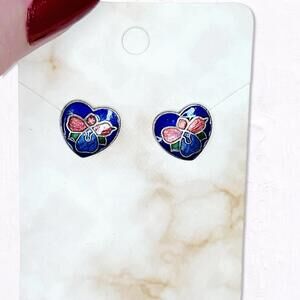 6059. Silvertone Cloisonne Heart Studs